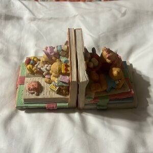 Vintage Décor Bedtime Teddy Bears Resin Figural Bookend 95 by W.U./J.C.